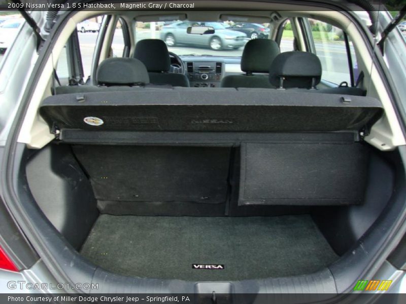 Magnetic Gray / Charcoal 2009 Nissan Versa 1.8 S Hatchback
