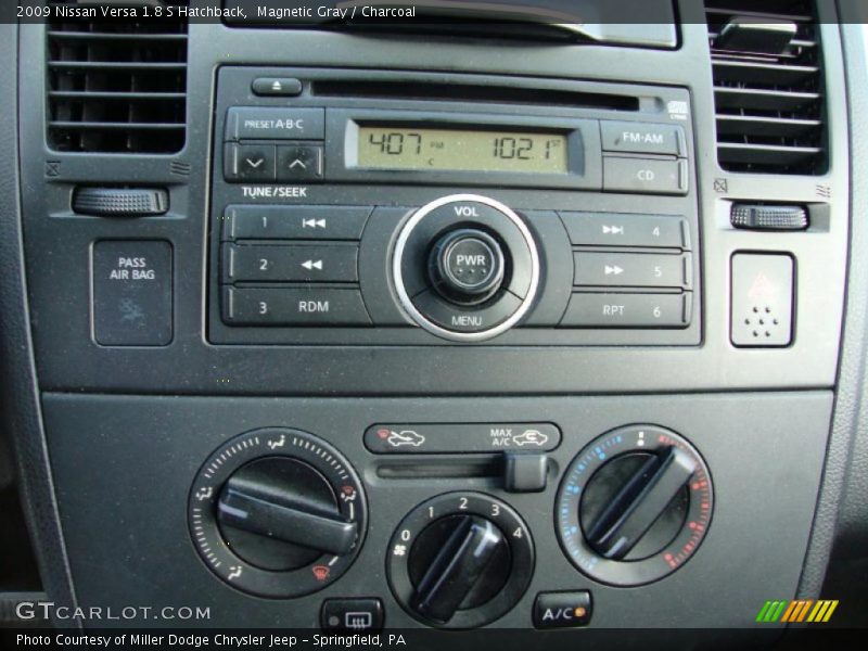 Magnetic Gray / Charcoal 2009 Nissan Versa 1.8 S Hatchback