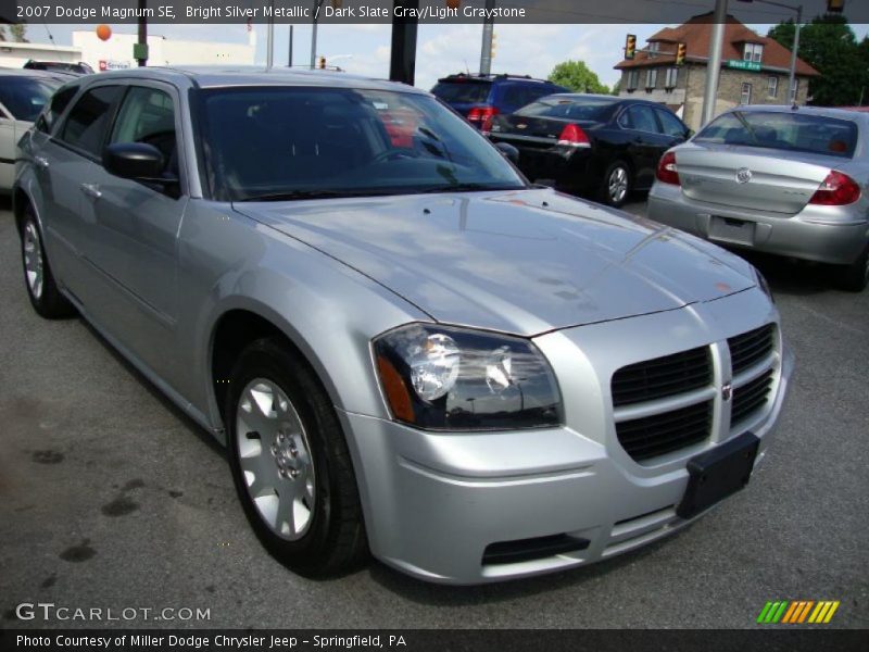 Bright Silver Metallic / Dark Slate Gray/Light Graystone 2007 Dodge Magnum SE