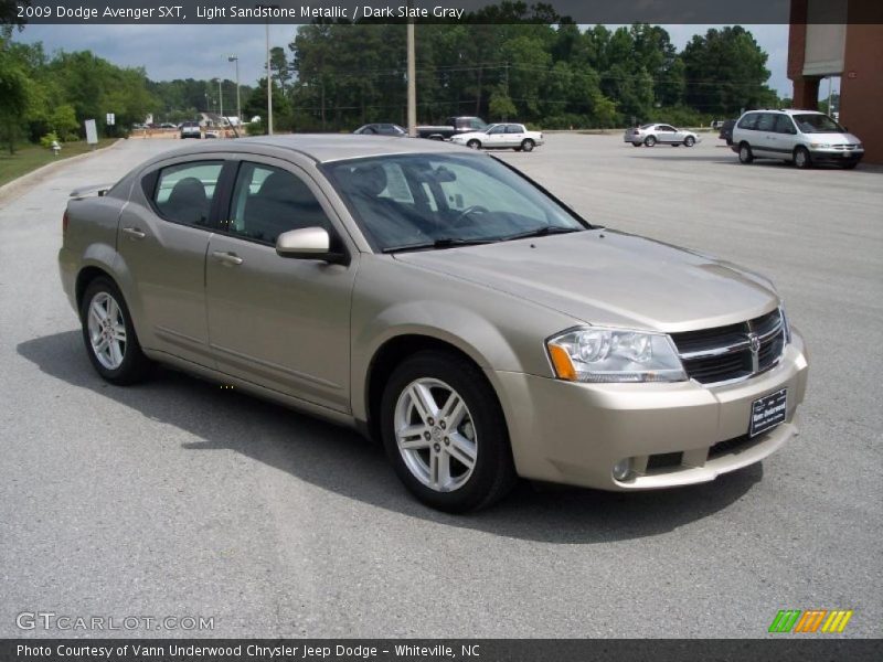 Light Sandstone Metallic / Dark Slate Gray 2009 Dodge Avenger SXT