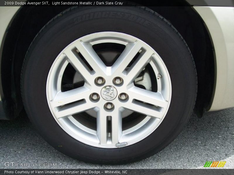 Light Sandstone Metallic / Dark Slate Gray 2009 Dodge Avenger SXT