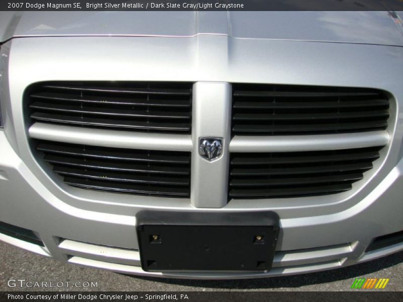 Bright Silver Metallic / Dark Slate Gray/Light Graystone 2007 Dodge Magnum SE
