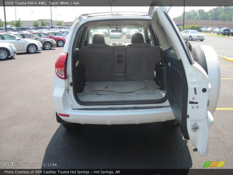 Super White / Ash 2006 Toyota RAV4 4WD