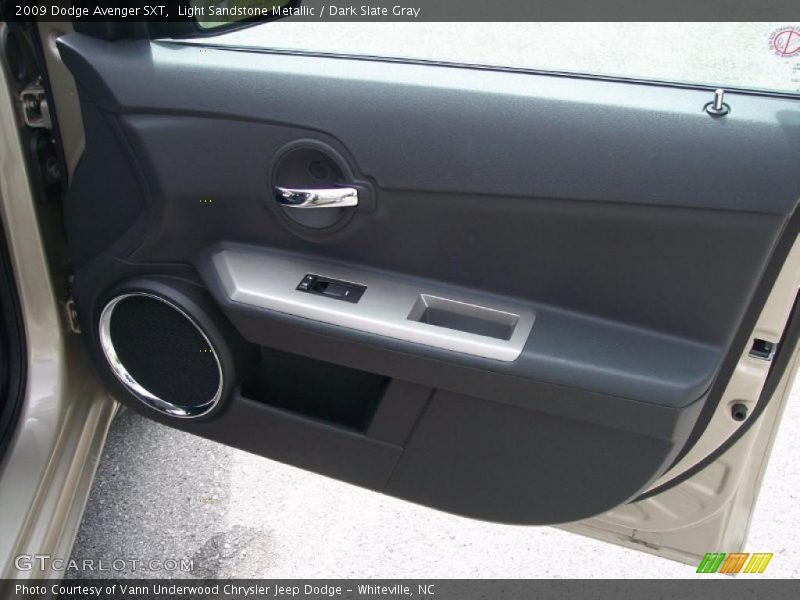 Light Sandstone Metallic / Dark Slate Gray 2009 Dodge Avenger SXT