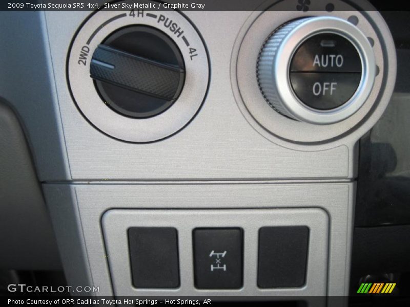 Silver Sky Metallic / Graphite Gray 2009 Toyota Sequoia SR5 4x4
