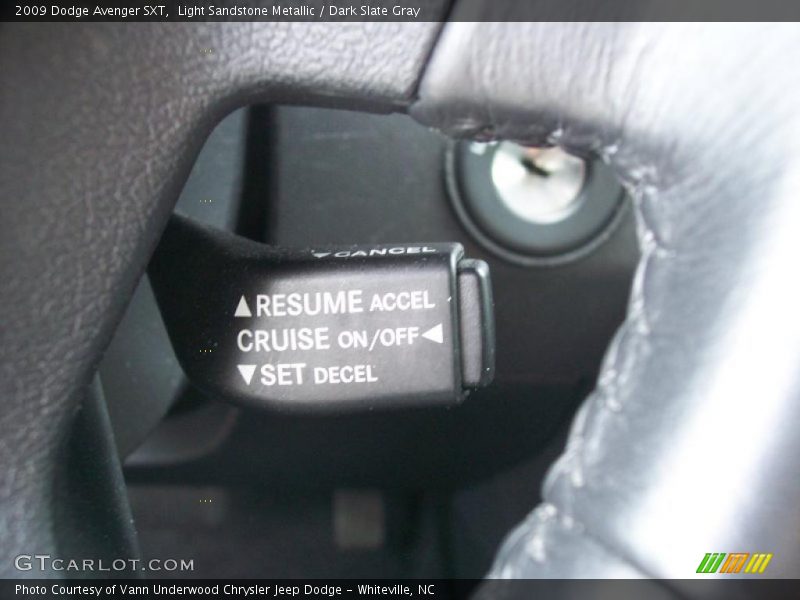 Light Sandstone Metallic / Dark Slate Gray 2009 Dodge Avenger SXT
