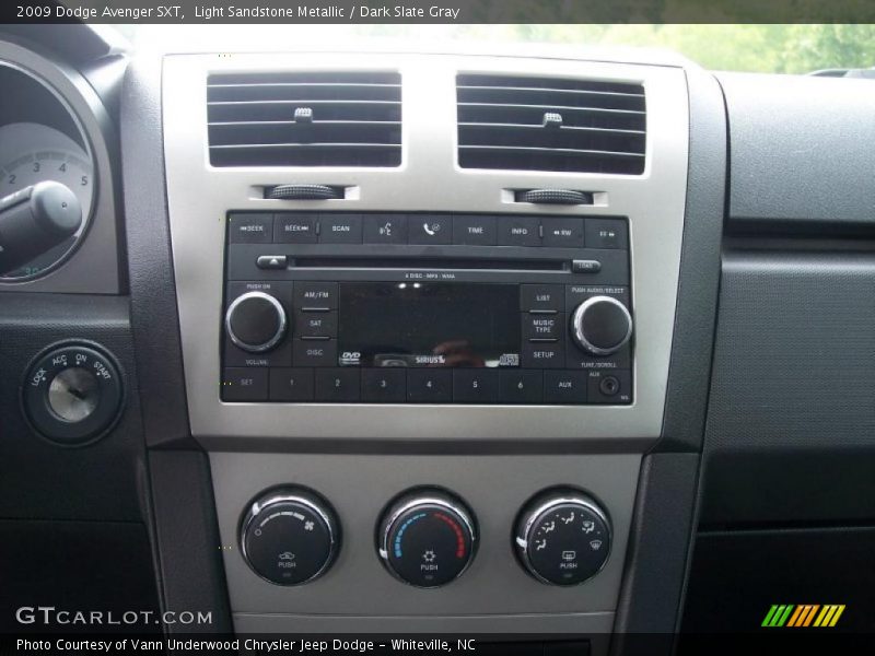 Light Sandstone Metallic / Dark Slate Gray 2009 Dodge Avenger SXT