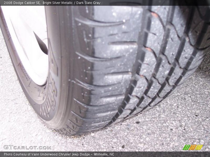 Bright Silver Metallic / Dark Slate Gray 2008 Dodge Caliber SE