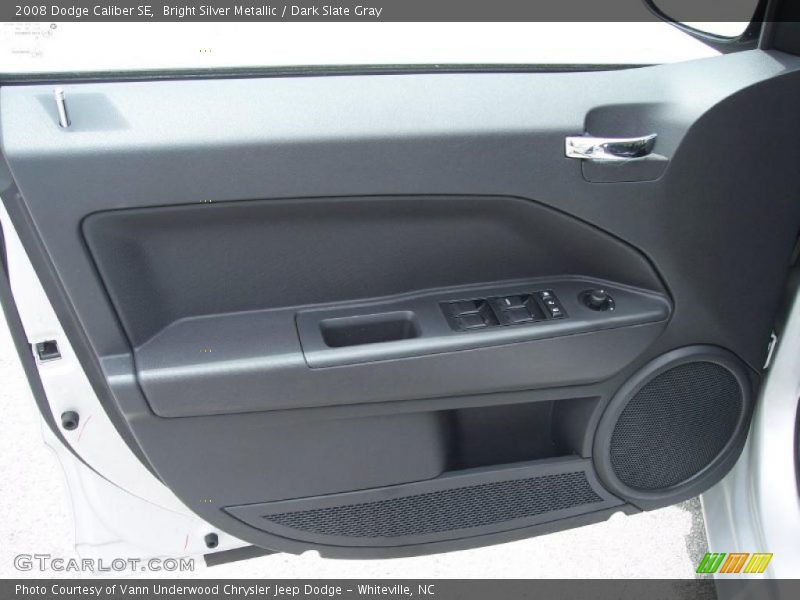 Bright Silver Metallic / Dark Slate Gray 2008 Dodge Caliber SE