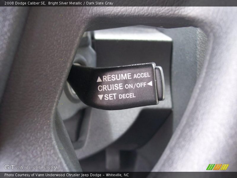 Bright Silver Metallic / Dark Slate Gray 2008 Dodge Caliber SE