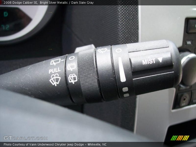 Bright Silver Metallic / Dark Slate Gray 2008 Dodge Caliber SE