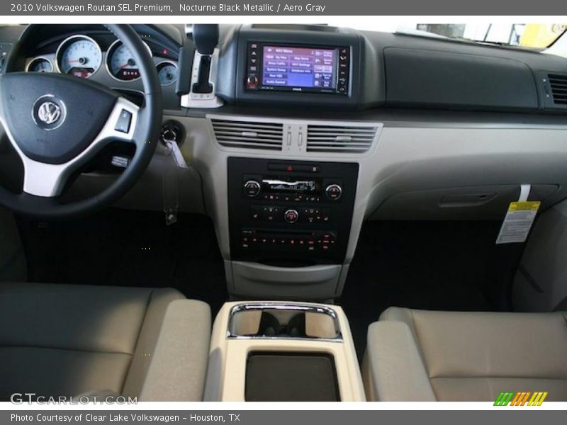 Nocturne Black Metallic / Aero Gray 2010 Volkswagen Routan SEL Premium