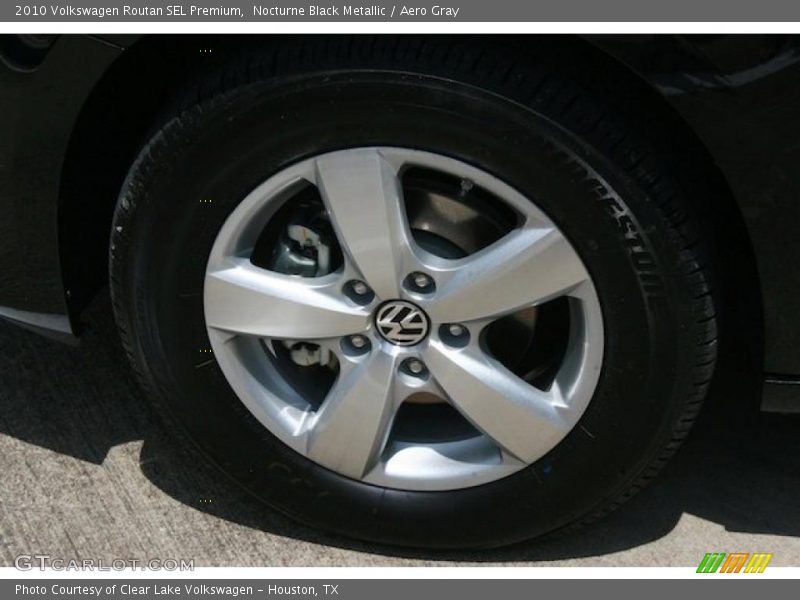 Nocturne Black Metallic / Aero Gray 2010 Volkswagen Routan SEL Premium