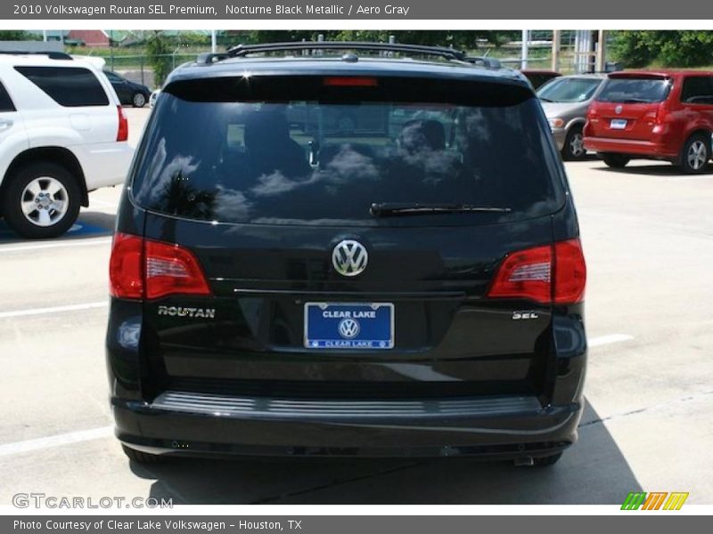 Nocturne Black Metallic / Aero Gray 2010 Volkswagen Routan SEL Premium
