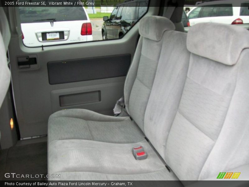 Vibrant White / Flint Grey 2005 Ford Freestar SE