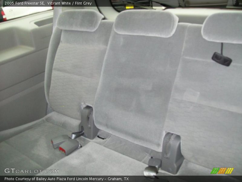 Vibrant White / Flint Grey 2005 Ford Freestar SE
