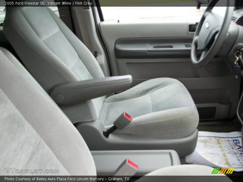 Vibrant White / Flint Grey 2005 Ford Freestar SE