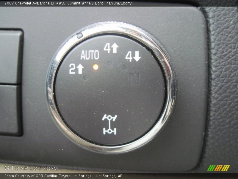 Summit White / Light Titanium/Ebony 2007 Chevrolet Avalanche LT 4WD