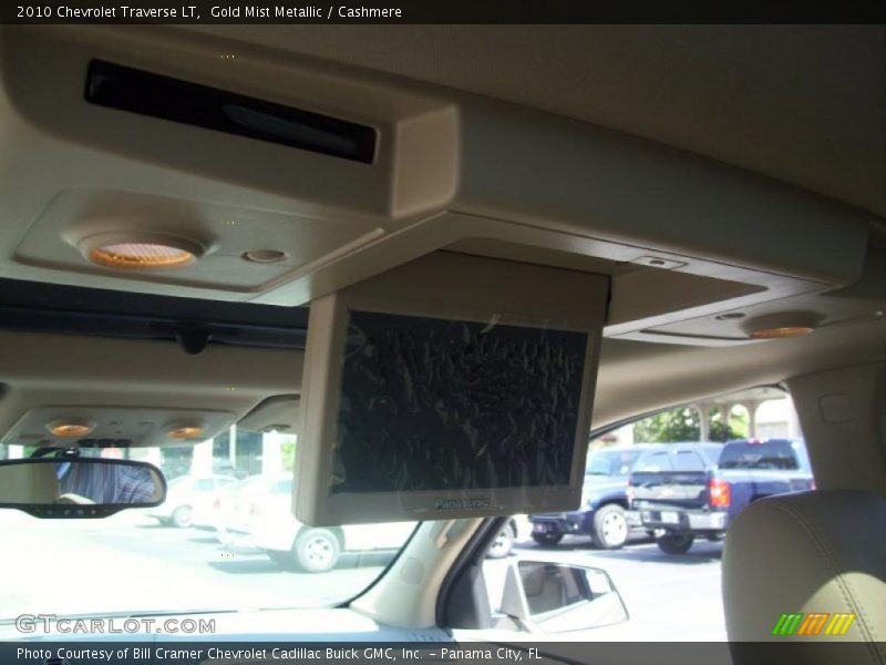Gold Mist Metallic / Cashmere 2010 Chevrolet Traverse LT