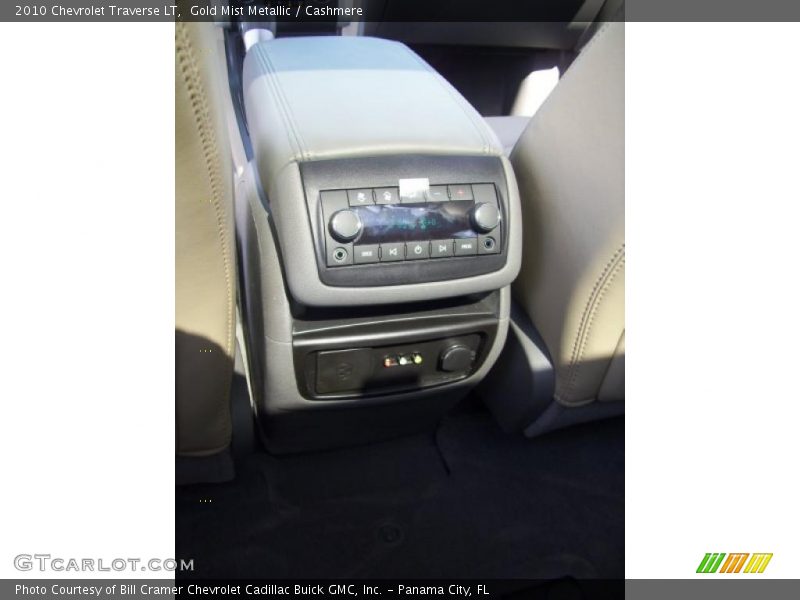 Gold Mist Metallic / Cashmere 2010 Chevrolet Traverse LT