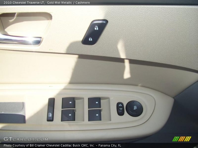 Gold Mist Metallic / Cashmere 2010 Chevrolet Traverse LT