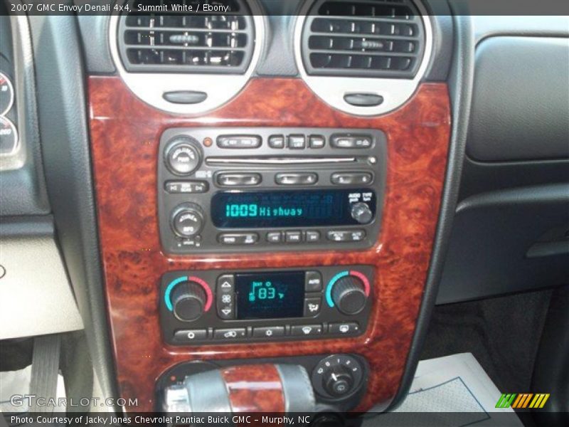 Summit White / Ebony 2007 GMC Envoy Denali 4x4