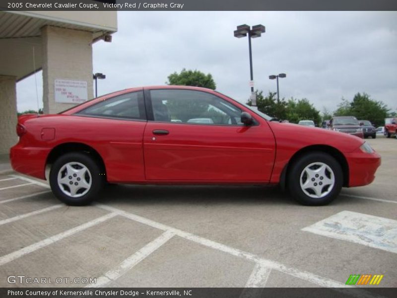 Victory Red / Graphite Gray 2005 Chevrolet Cavalier Coupe