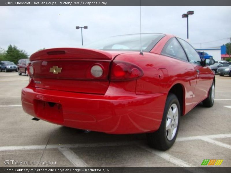 Victory Red / Graphite Gray 2005 Chevrolet Cavalier Coupe