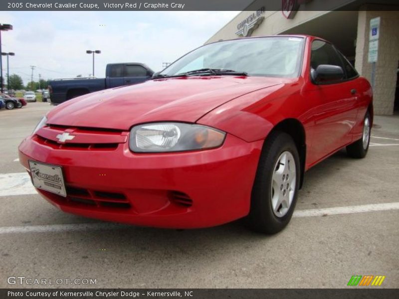 Victory Red / Graphite Gray 2005 Chevrolet Cavalier Coupe