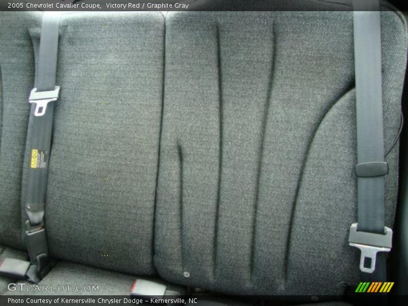Victory Red / Graphite Gray 2005 Chevrolet Cavalier Coupe