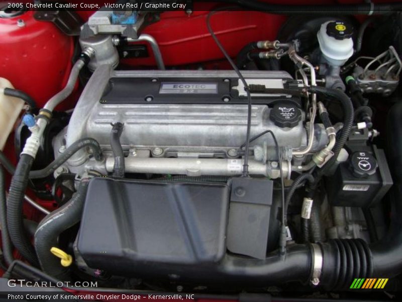 Victory Red / Graphite Gray 2005 Chevrolet Cavalier Coupe