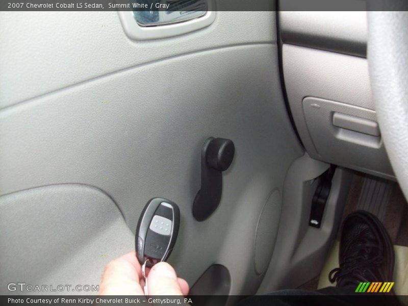 Summit White / Gray 2007 Chevrolet Cobalt LS Sedan
