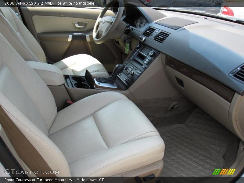 Ice White / Sandstone 2008 Volvo XC90 3.2 AWD