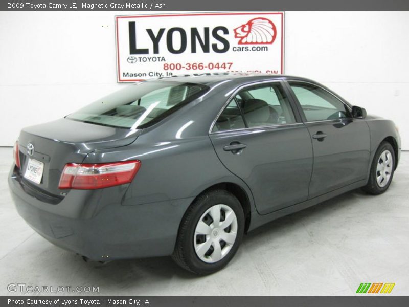 Magnetic Gray Metallic / Ash 2009 Toyota Camry LE