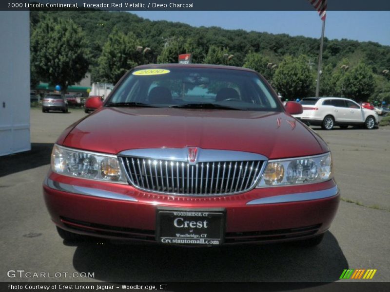 Toreador Red Metallic / Deep Charcoal 2000 Lincoln Continental