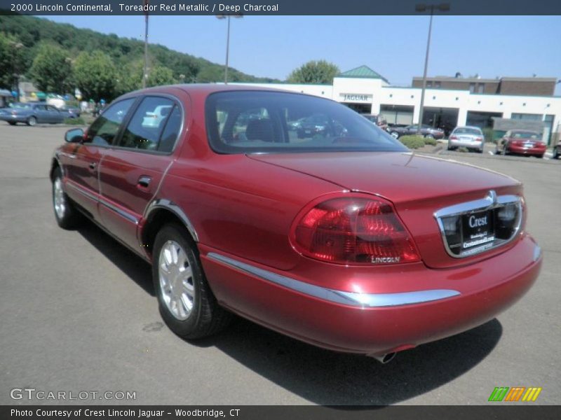 Toreador Red Metallic / Deep Charcoal 2000 Lincoln Continental