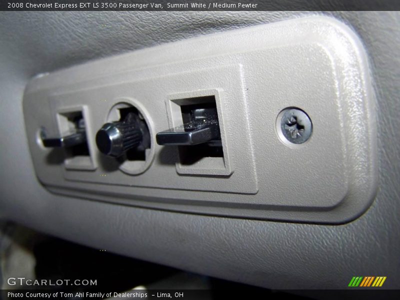 Summit White / Medium Pewter 2008 Chevrolet Express EXT LS 3500 Passenger Van