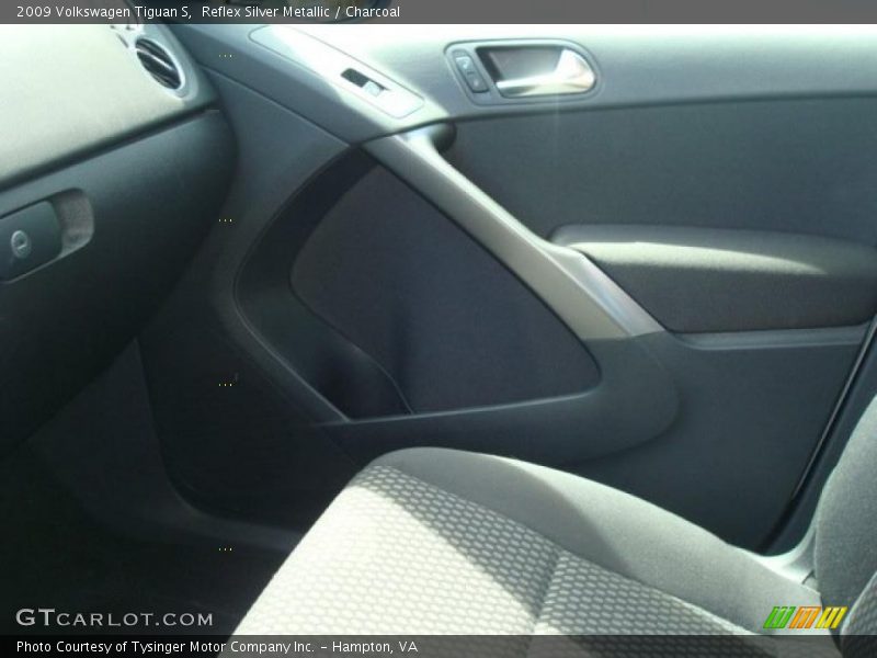 Reflex Silver Metallic / Charcoal 2009 Volkswagen Tiguan S