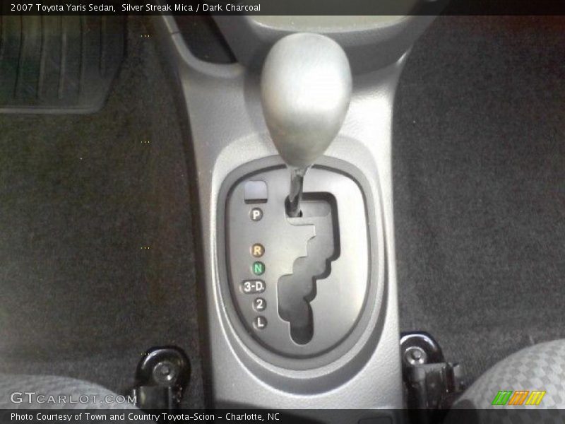 Silver Streak Mica / Dark Charcoal 2007 Toyota Yaris Sedan