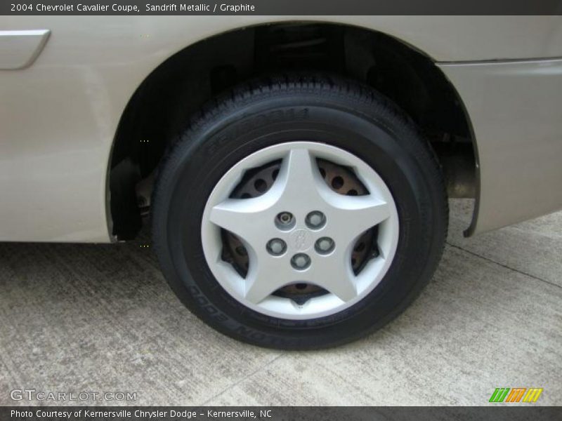 Sandrift Metallic / Graphite 2004 Chevrolet Cavalier Coupe