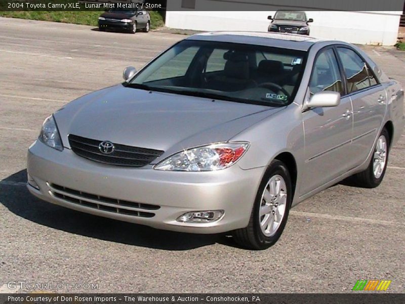 Lunar Mist Metallic / Stone 2004 Toyota Camry XLE