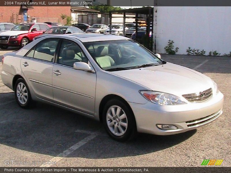 Lunar Mist Metallic / Stone 2004 Toyota Camry XLE