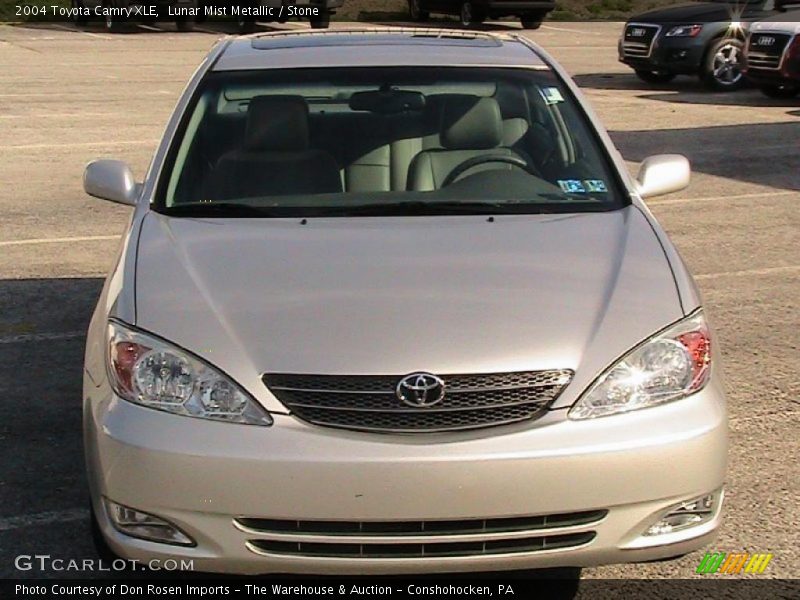 Lunar Mist Metallic / Stone 2004 Toyota Camry XLE