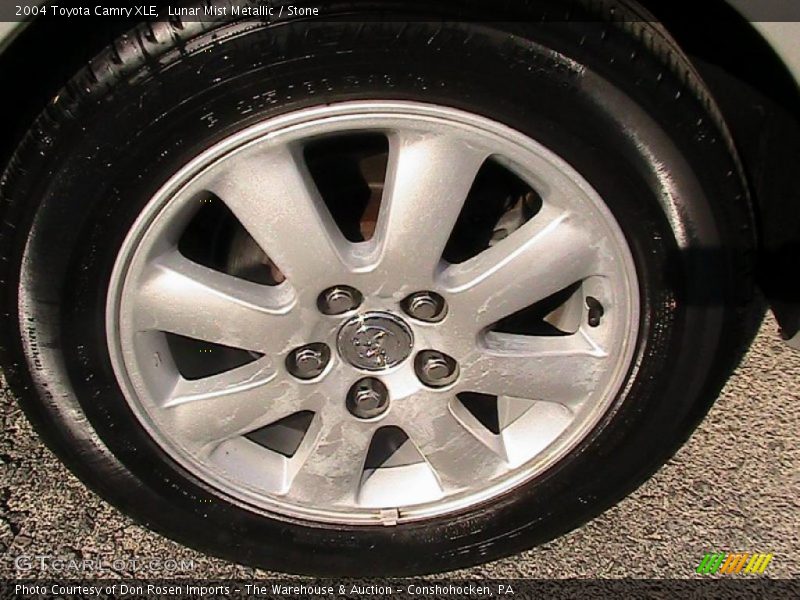 Lunar Mist Metallic / Stone 2004 Toyota Camry XLE