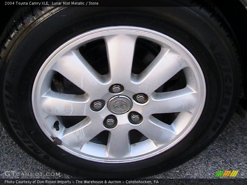 Lunar Mist Metallic / Stone 2004 Toyota Camry XLE