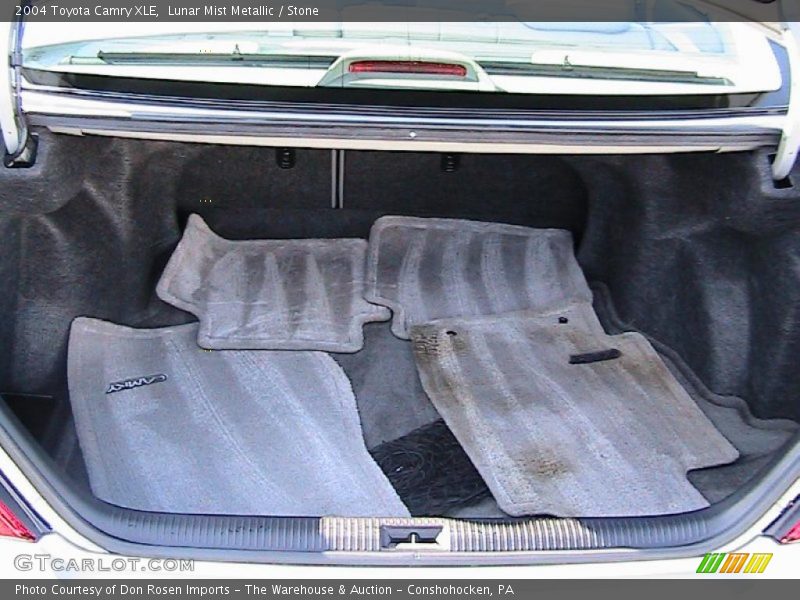 Lunar Mist Metallic / Stone 2004 Toyota Camry XLE