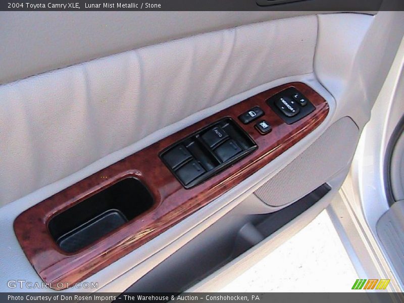Lunar Mist Metallic / Stone 2004 Toyota Camry XLE