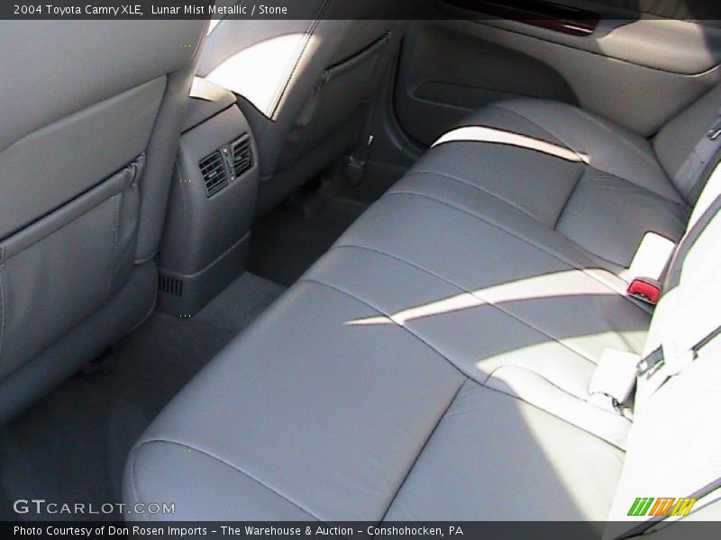 Lunar Mist Metallic / Stone 2004 Toyota Camry XLE