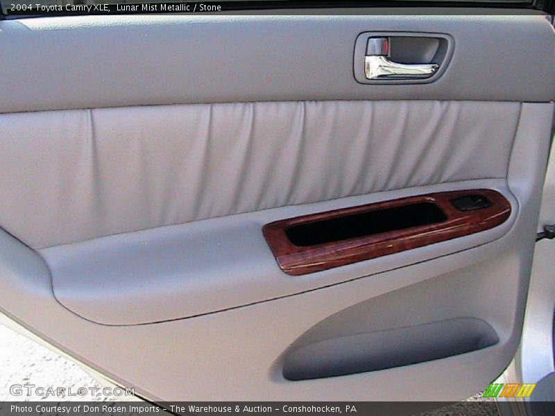Lunar Mist Metallic / Stone 2004 Toyota Camry XLE