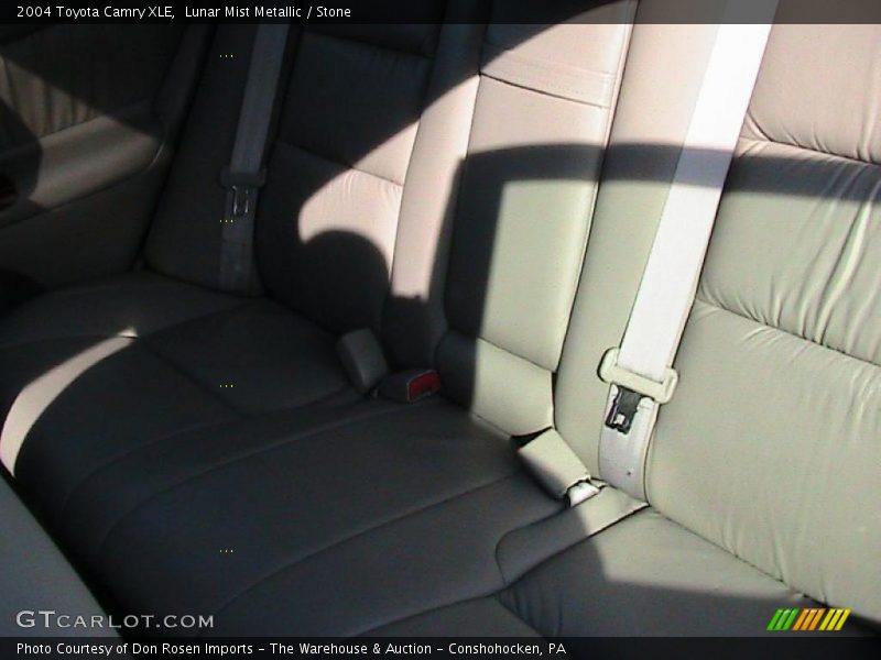 Lunar Mist Metallic / Stone 2004 Toyota Camry XLE